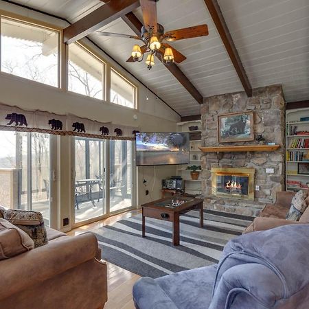 גטלינבורג Bear View Chalet, 3 Bedroom, Pool, Pets, Arcades, Wifi, Hot Tub, Sleeps 12 מראה חיצוני תמונה