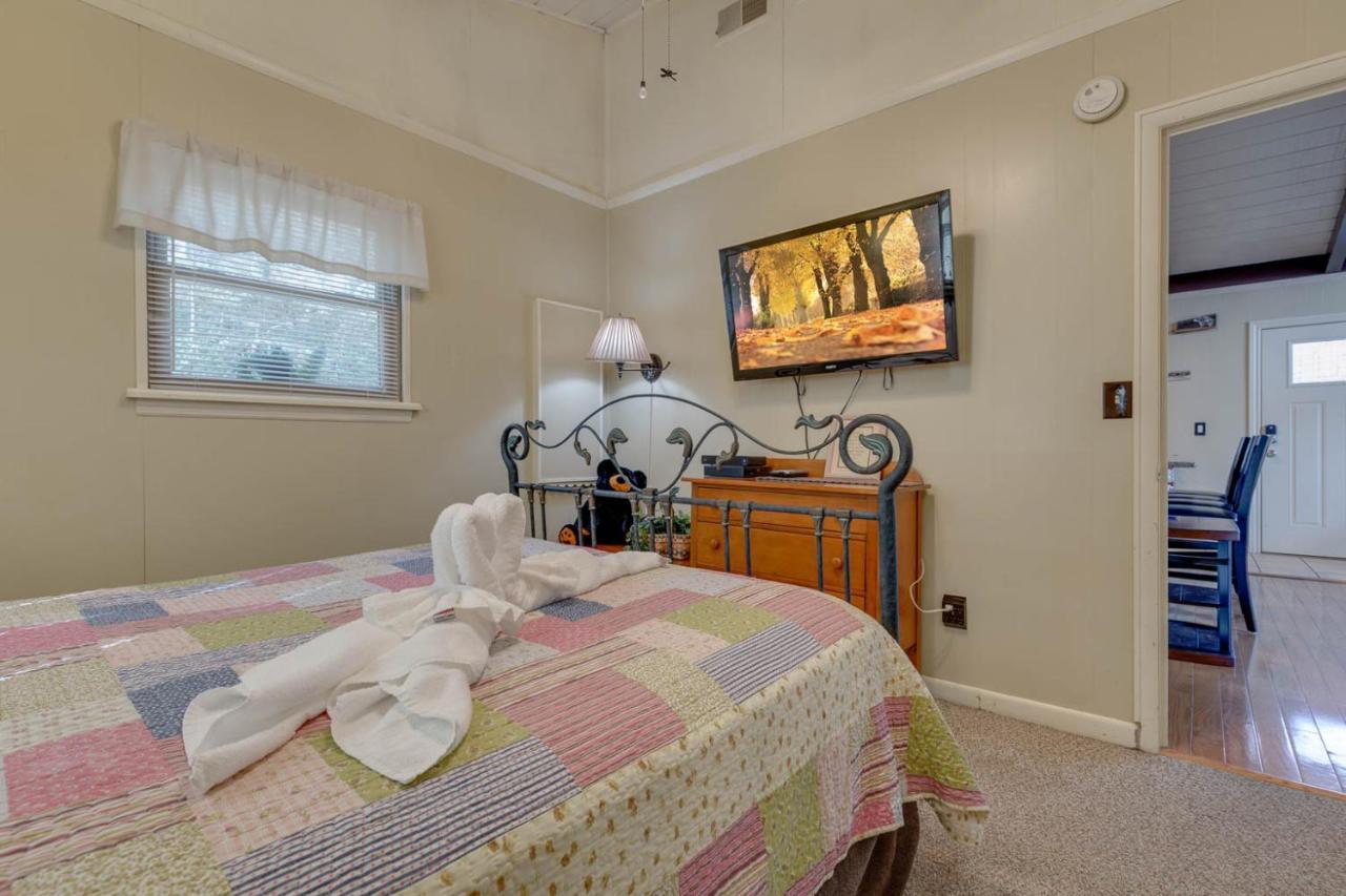 גטלינבורג Bear View Chalet, 3 Bedroom, Pool, Pets, Arcades, Wifi, Hot Tub, Sleeps 12 מראה חיצוני תמונה