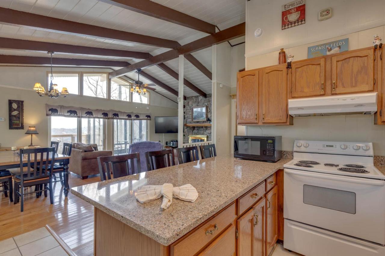 גטלינבורג Bear View Chalet, 3 Bedroom, Pool, Pets, Arcades, Wifi, Hot Tub, Sleeps 12 מראה חיצוני תמונה
