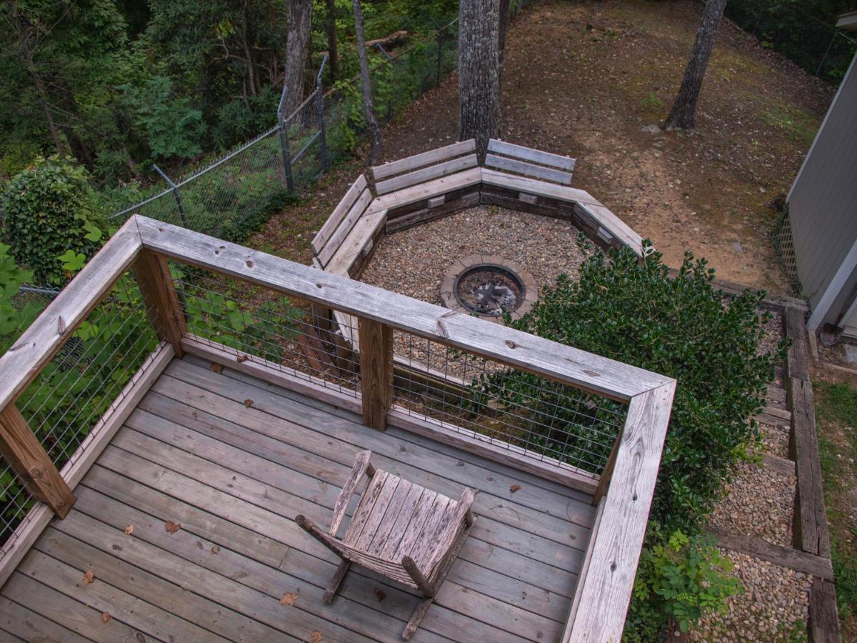 גטלינבורג Bear View Chalet, 3 Bedroom, Pool, Pets, Arcades, Wifi, Hot Tub, Sleeps 12 מראה חיצוני תמונה